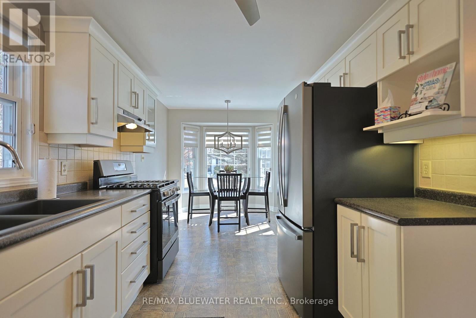 #8 - 9826 Northville Crescent, Lambton Shores, Ontario  N0M 1T0 - Photo 14 - X12861312