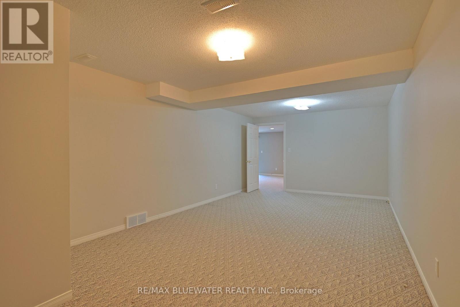 #8 - 9826 Northville Crescent, Lambton Shores, Ontario  N0M 1T0 - Photo 43 - X12861312