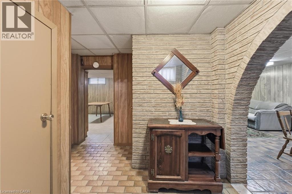 314 Hawkridge Avenue, Hamilton, Ontario  L9C 3L2 - Photo 17 - 40809494