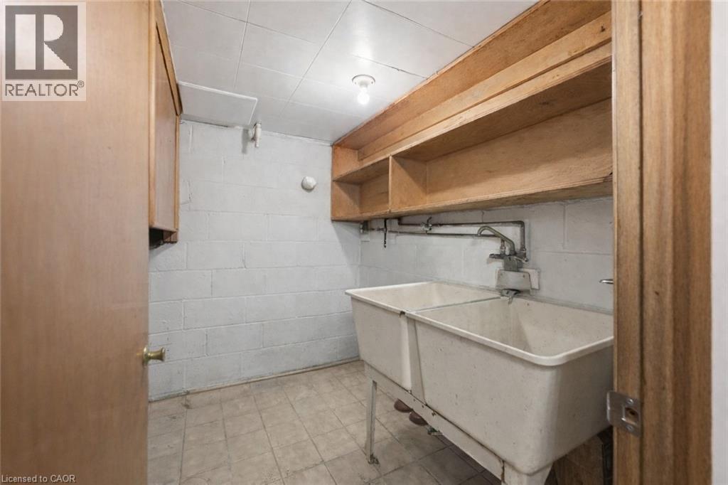 314 Hawkridge Avenue, Hamilton, Ontario  L9C 3L2 - Photo 23 - 40809494