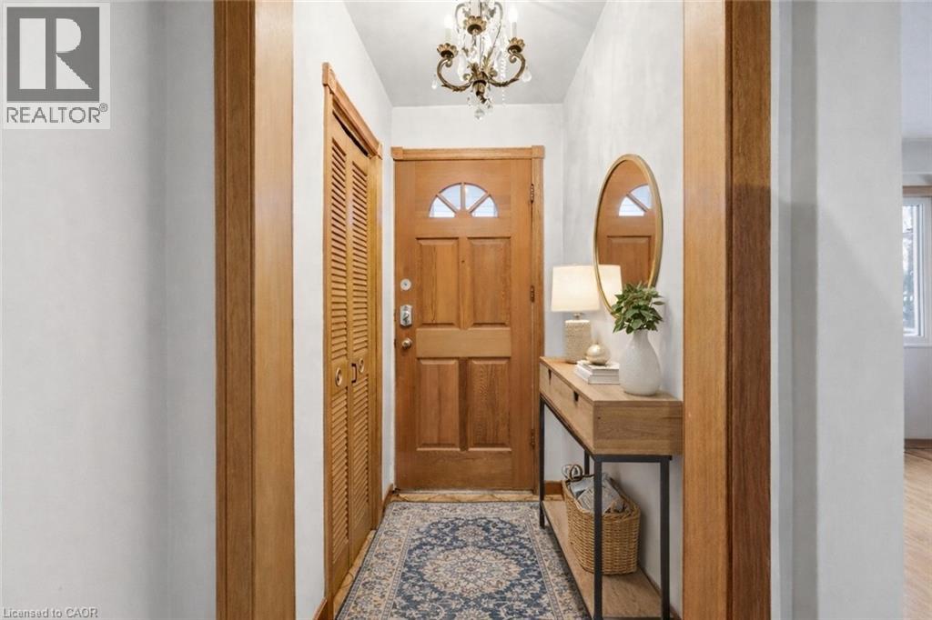 314 Hawkridge Avenue, Hamilton, Ontario  L9C 3L2 - Photo 3 - 40809494