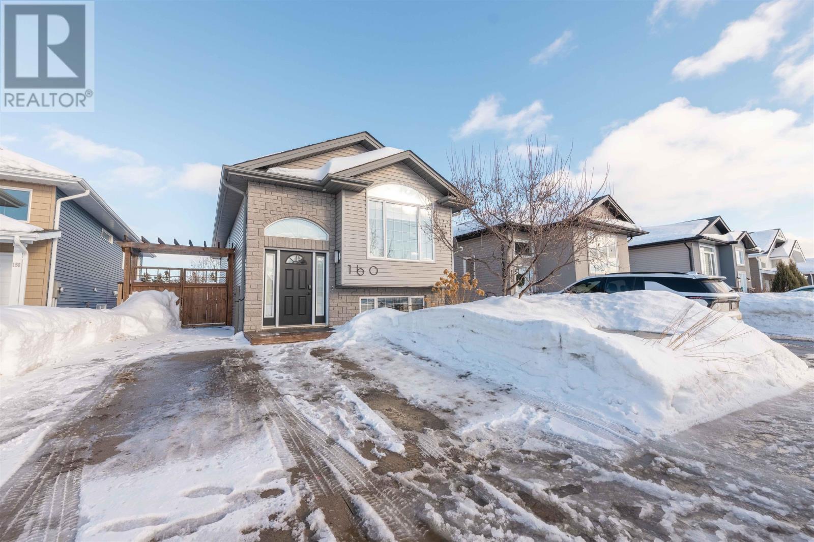 160 Cougar Crs, Thunder Bay, Ontario  P7C 0B8 - Photo 3 - TB2600383