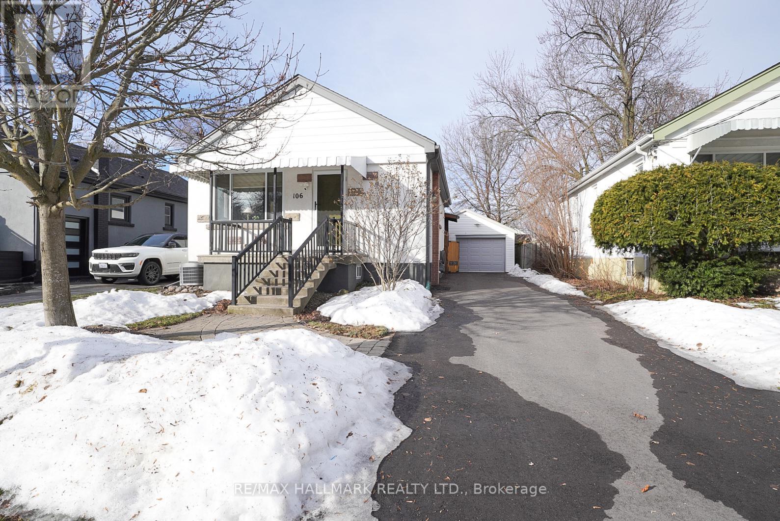 <div class="slider-price">$849,900</div><p>106 Phillip Avenue, Toronto, Ontario</p>