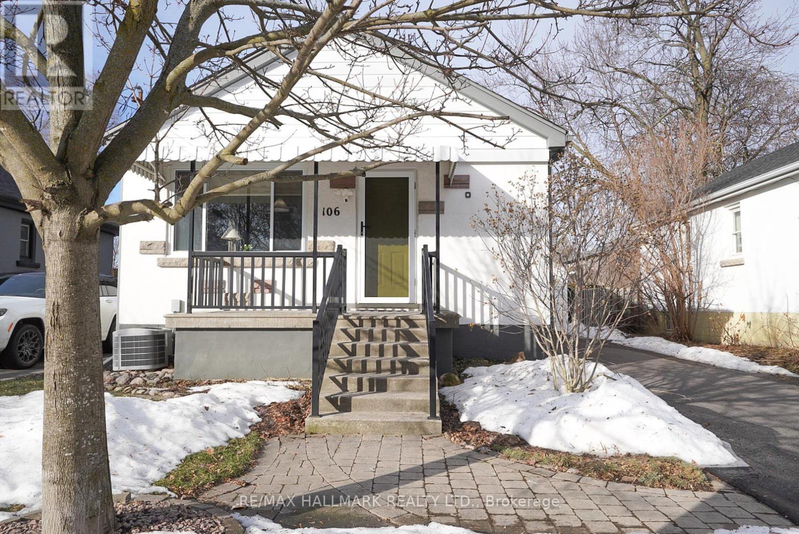 106 Phillip Avenue, Toronto, Ontario  M1N 3R4 - Photo 2 - E12855260