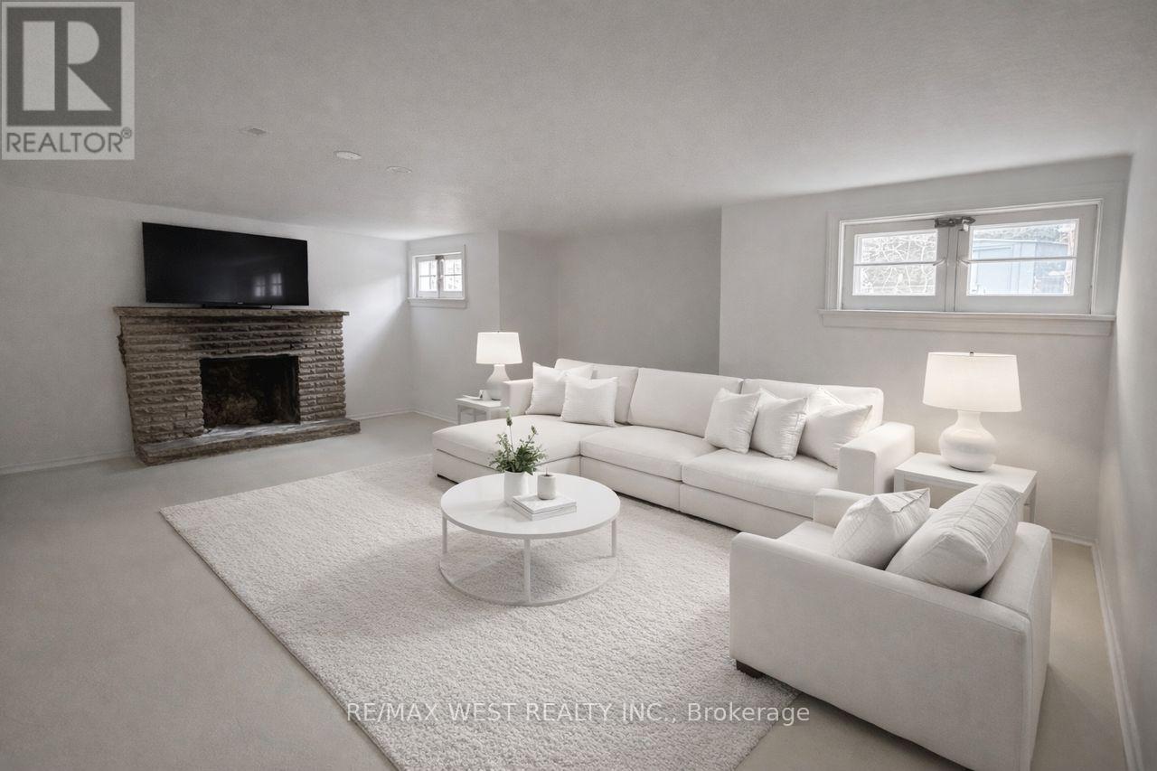 3 Glenroy Avenue, Toronto, Ontario  M8Y 2L9 - Photo 17 - W12861132