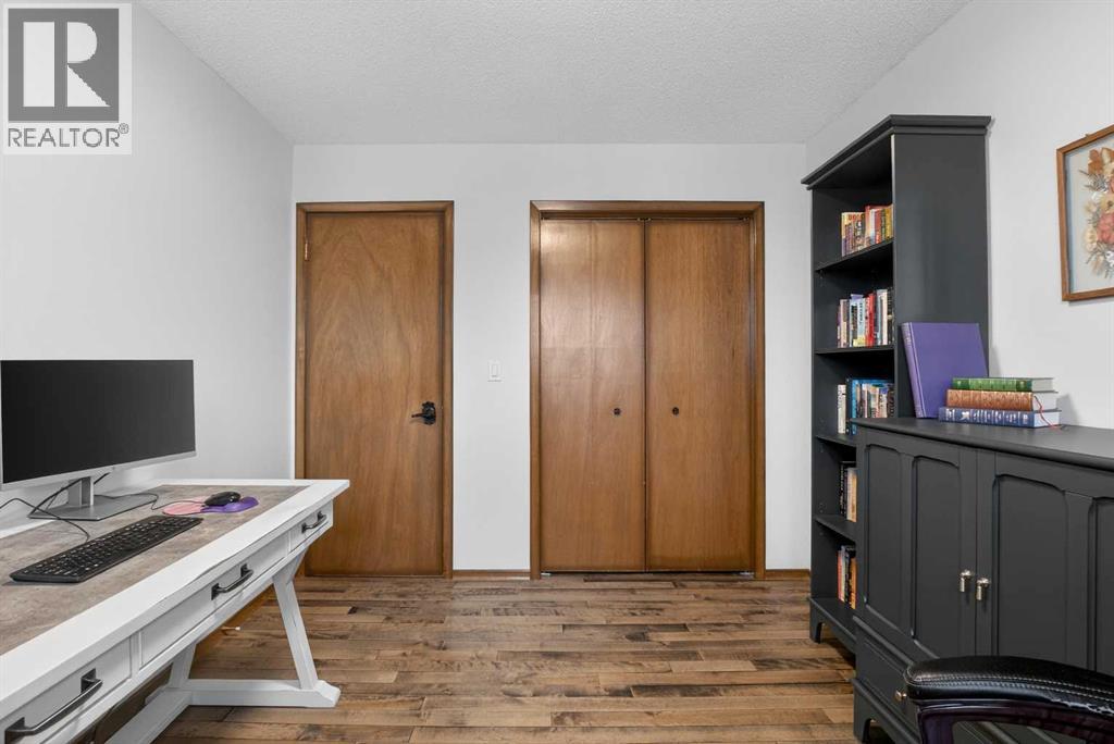 1480 Berkley Drive Nw, Calgary, Alberta  T3k 1T8 - Photo 19 - A2283274