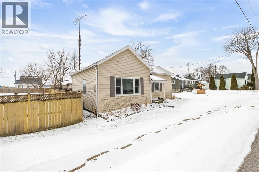 2355 Boswell Street, St Clair, Ontario  N0N 1B0 - Photo 17 - 26004859