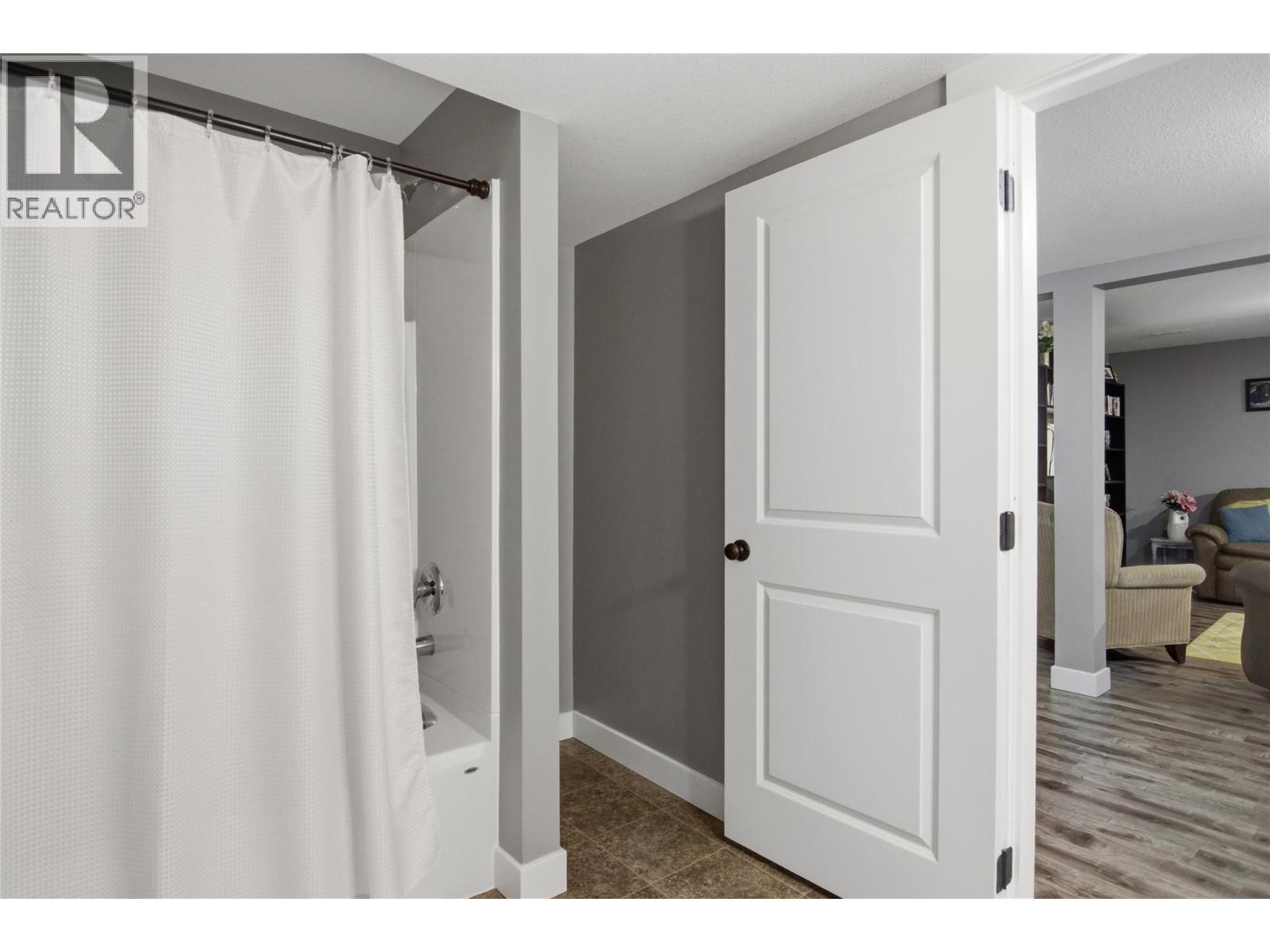 2920 Valleyview Drive Unit# 102, Kamloops, British Columbia  V2C 0A8 - Photo 42 - 10378590