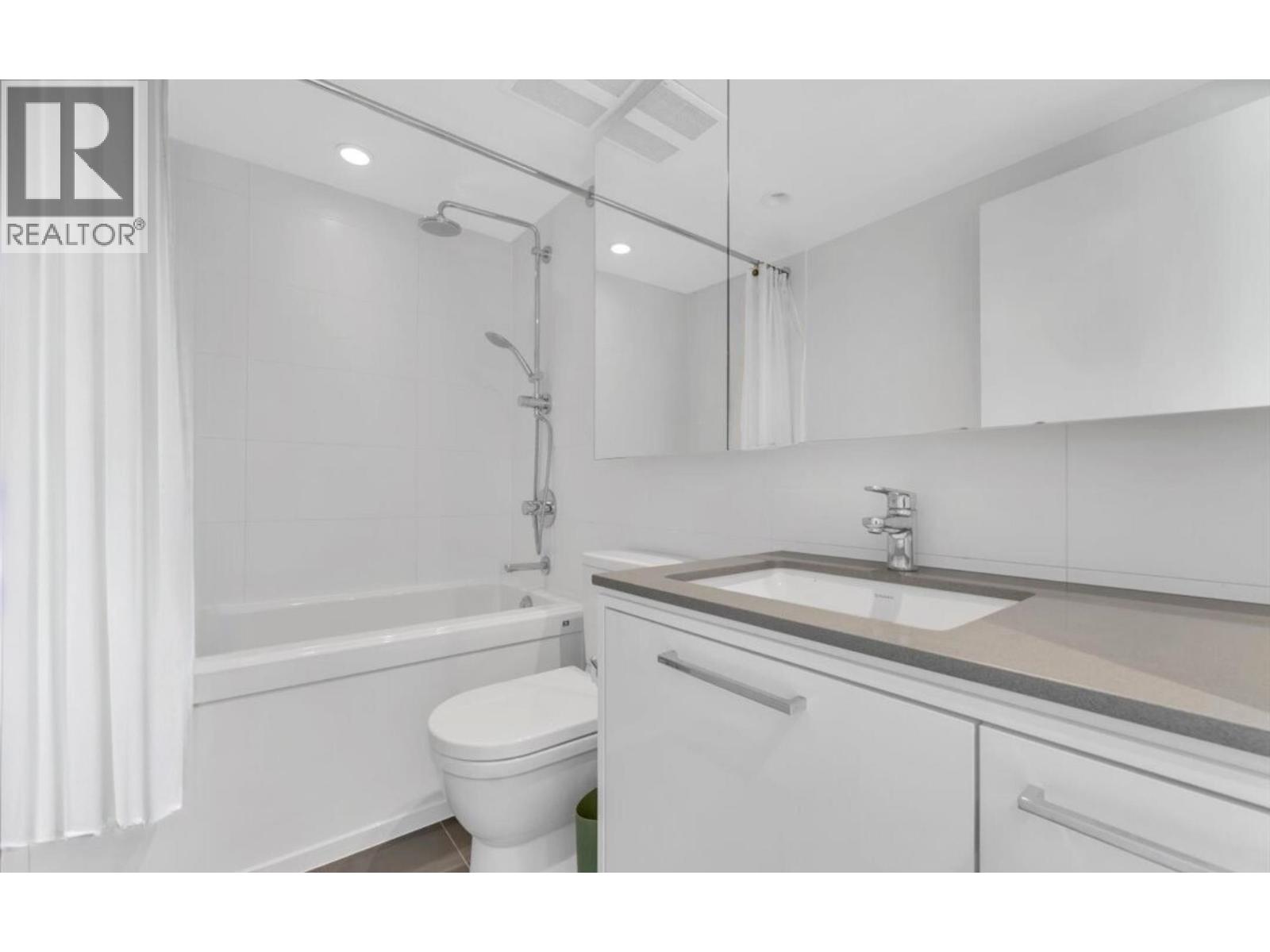 405 680 Seylynn Crescent, North Vancouver, British Columbia  V7J 0B5 - Photo 14 - R3097333