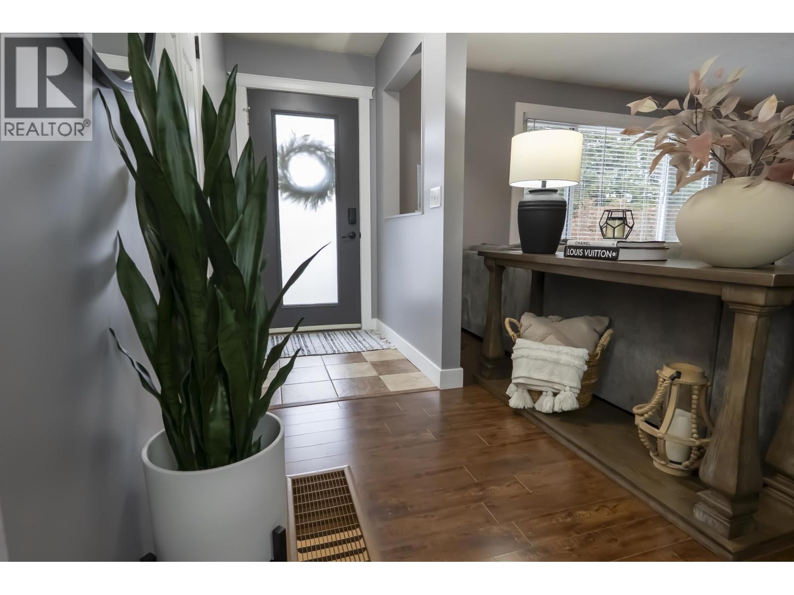 432 Vanderview Drive, Vanderhoof, British Columbia  V0J 3A0 - Photo 3 - R3097335