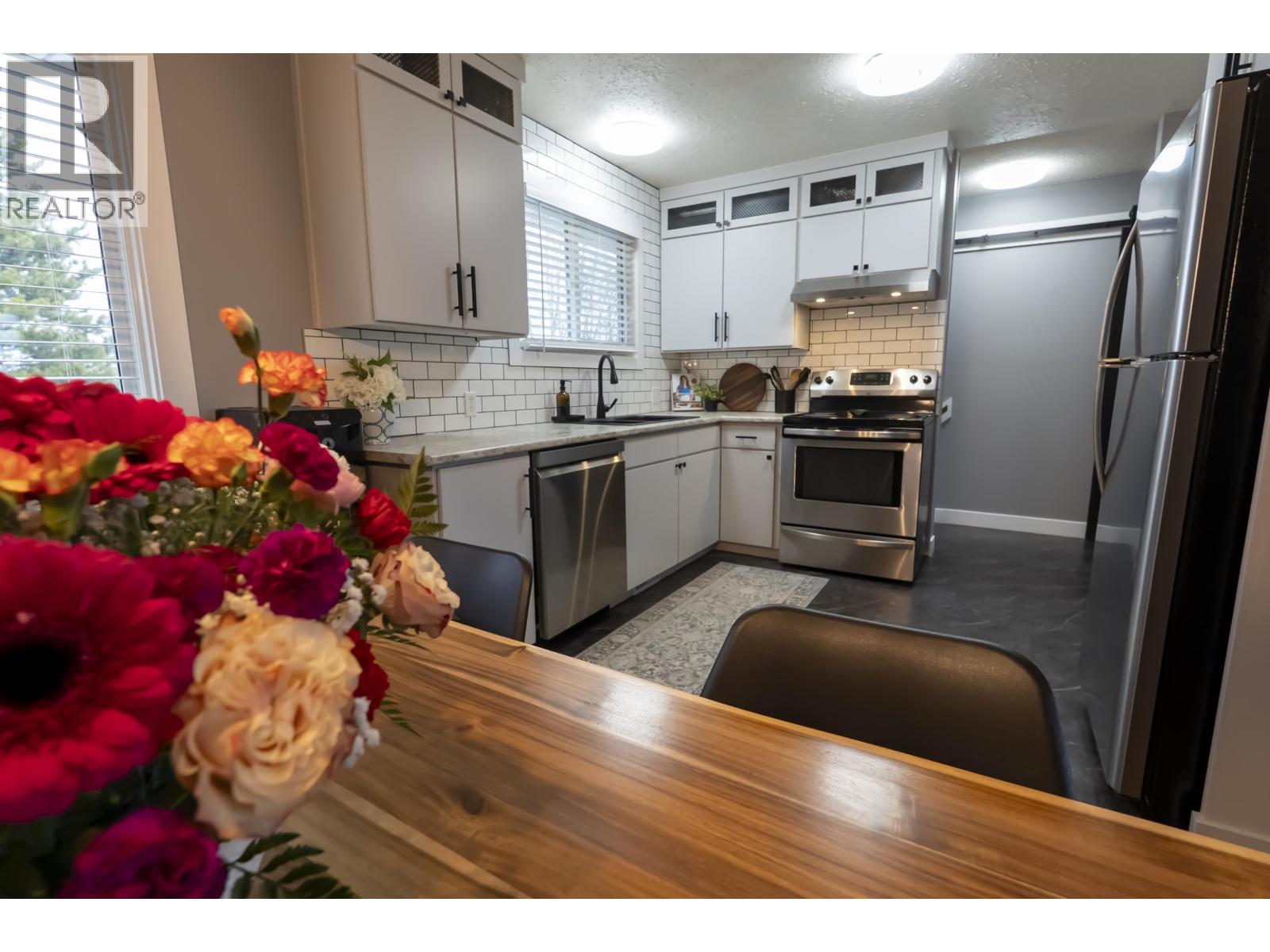 432 Vanderview Drive, Vanderhoof, British Columbia  V0J 3A0 - Photo 9 - R3097335