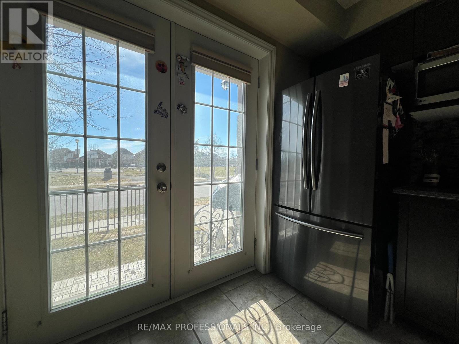 107 - 1390 Main Street E, Milton, Ontario  L9T 7S9 - Photo 22 - W12856964