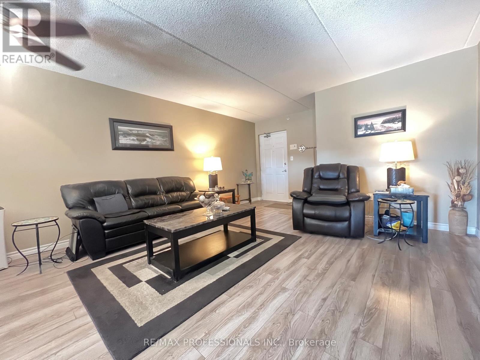 107 - 1390 Main Street E, Milton, Ontario  L9T 7S9 - Photo 8 - W12856964