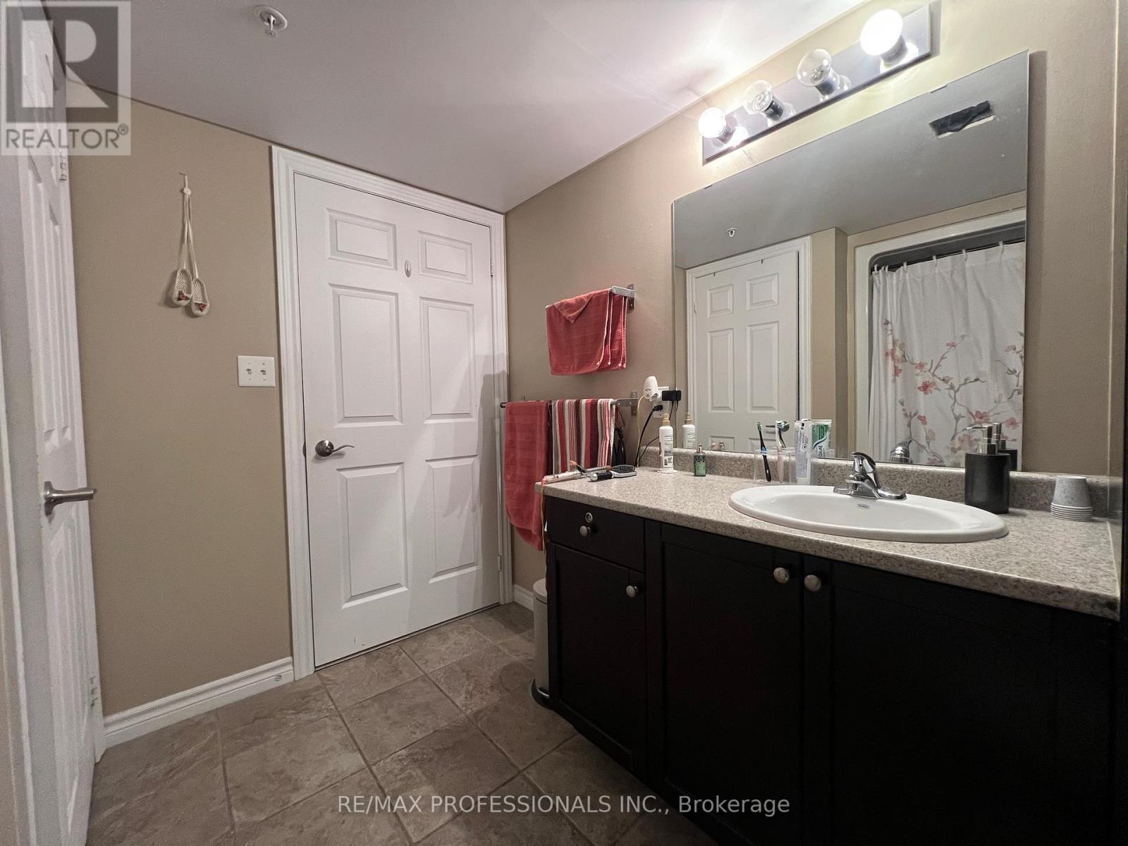 107 - 1390 Main Street E, Milton, Ontario  L9T 7S9 - Photo 29 - W12856964