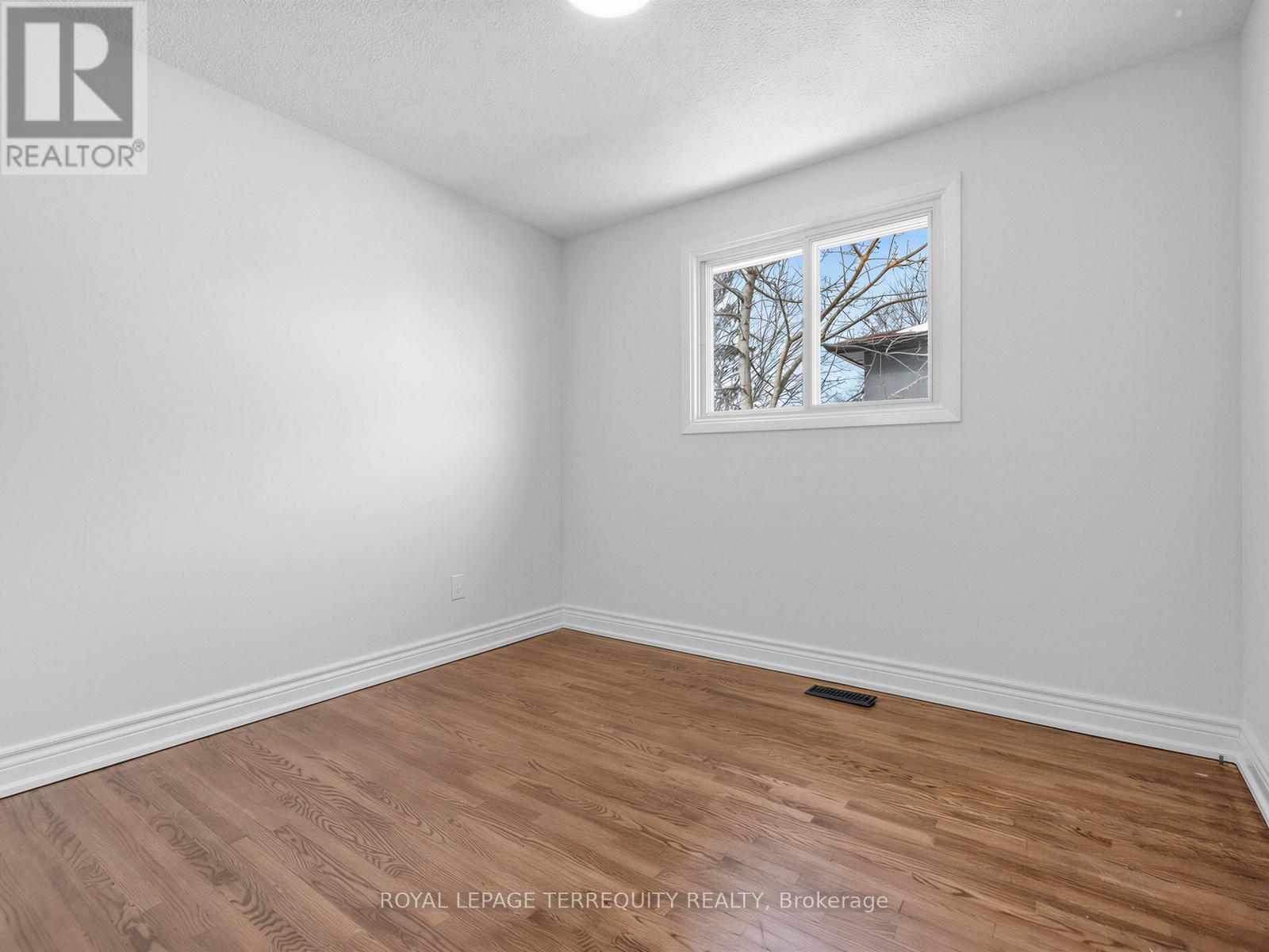 8 William Smart Road, New Tecumseth (Tottenham), Ontario  L0G 1W0 - Photo 25 - N12861314