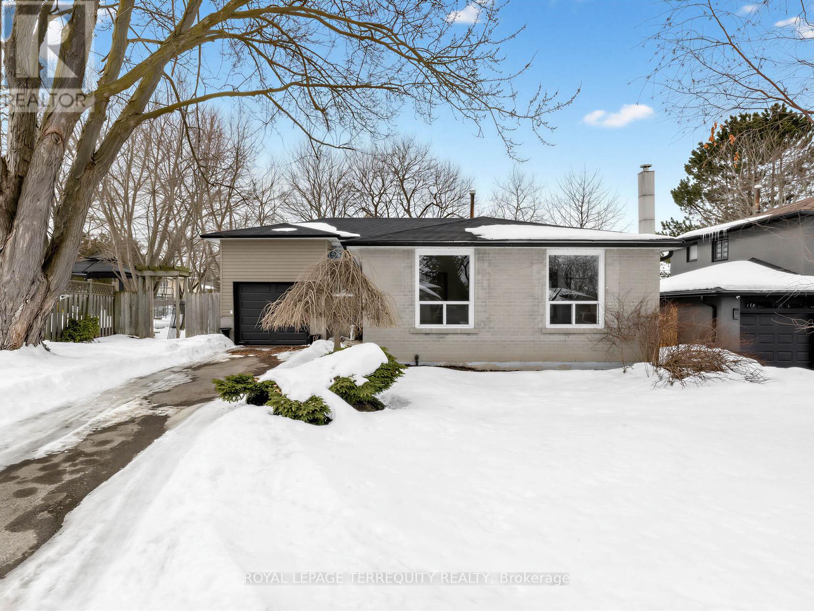 8 William Smart Road, New Tecumseth (Tottenham), Ontario  L0G 1W0 - Photo 3 - N12861314