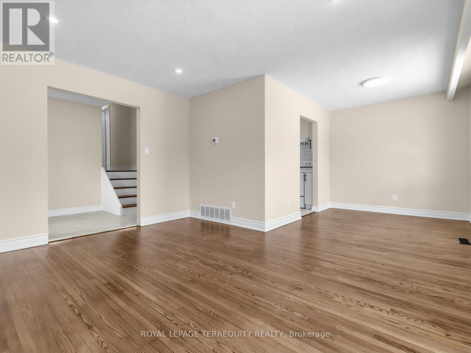 8 William Smart Road, New Tecumseth (Tottenham), Ontario  L0G 1W0 - Photo 9 - N12861314