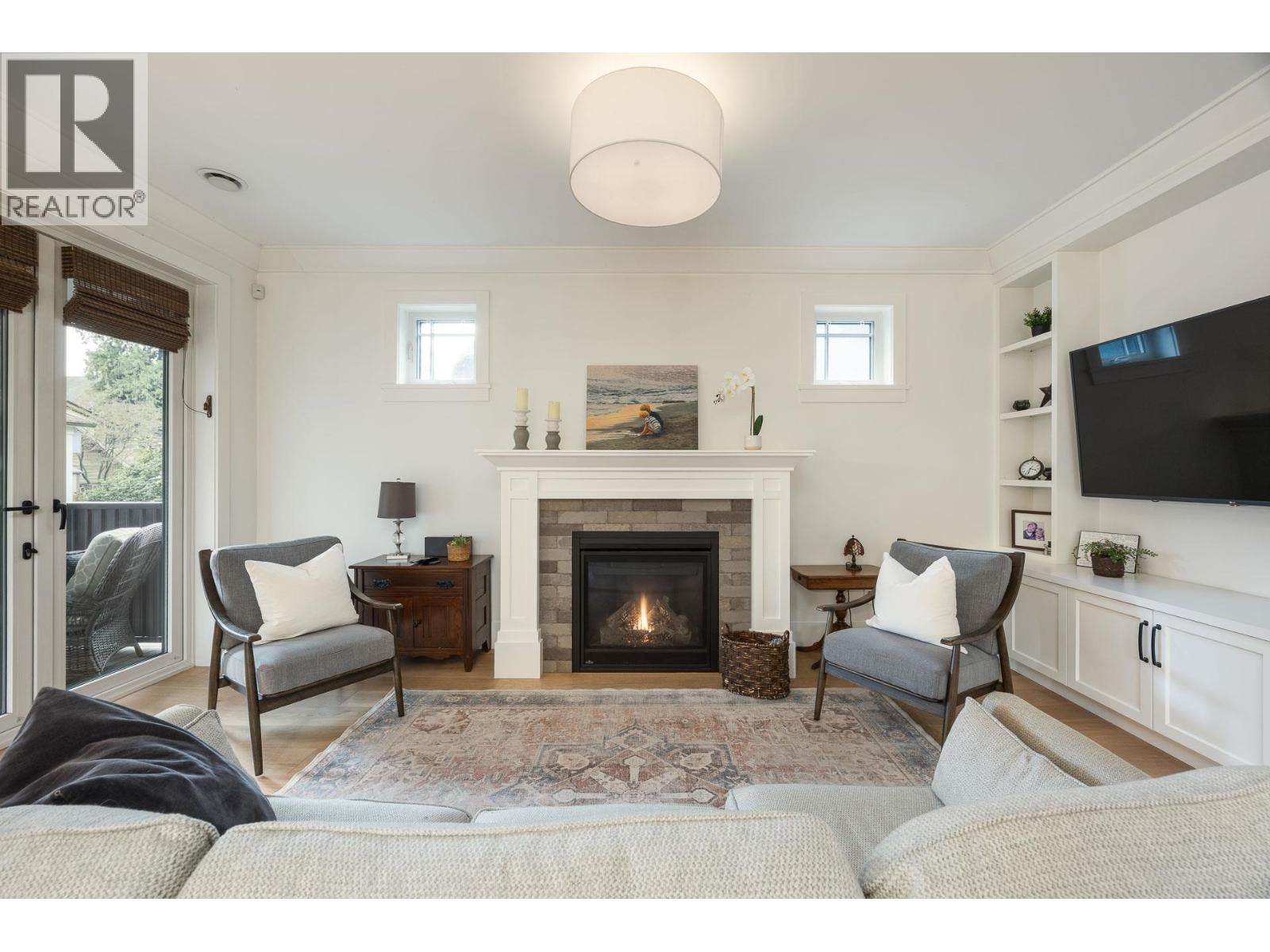 220 Sixth Avenue, New Westminster, British Columbia  V3L 1T6 - Photo 4 - R3097337