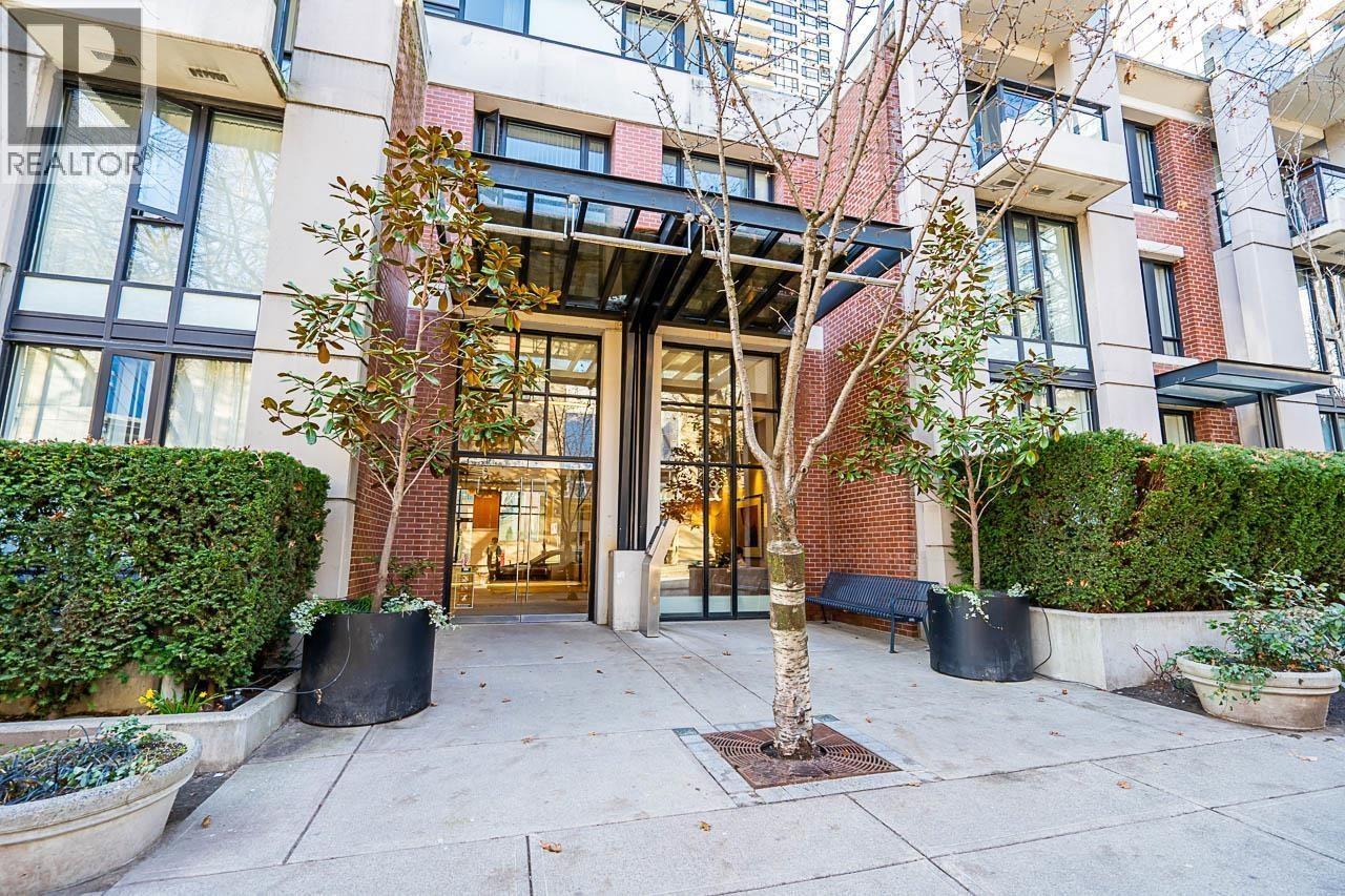 2103 977 Mainland Street, Vancouver, British Columbia  V6B 1T2 - Photo 2 - R3097309