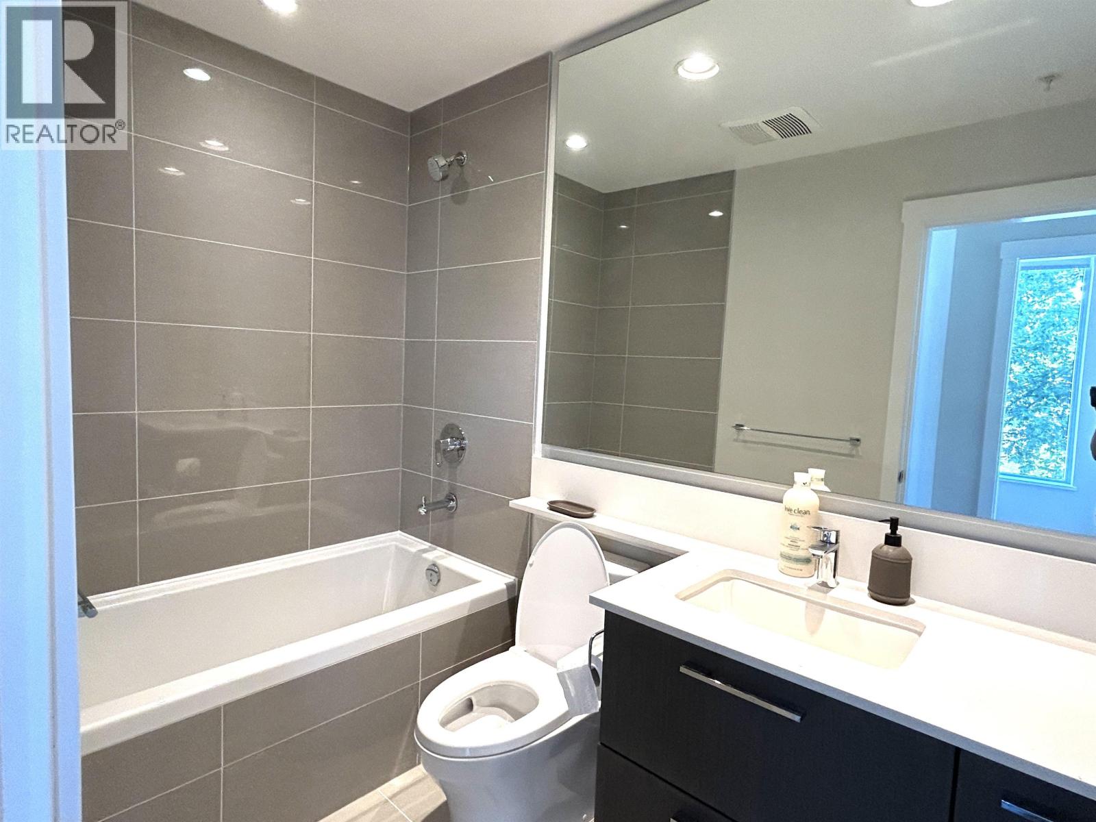 302 3533 Ross Drive Drive, Vancouver, British Columbia  V6S 0L3 - Photo 8 - R3097322