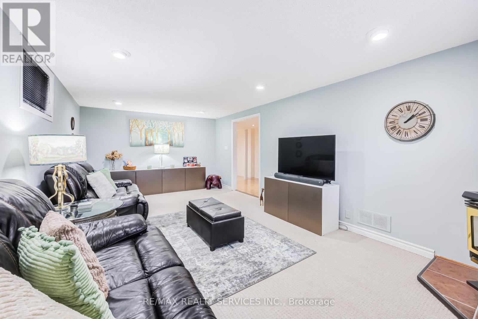 761 Sunset Road, Burlington, Ontario  L7T 3X3 - Photo 32 - W12861402