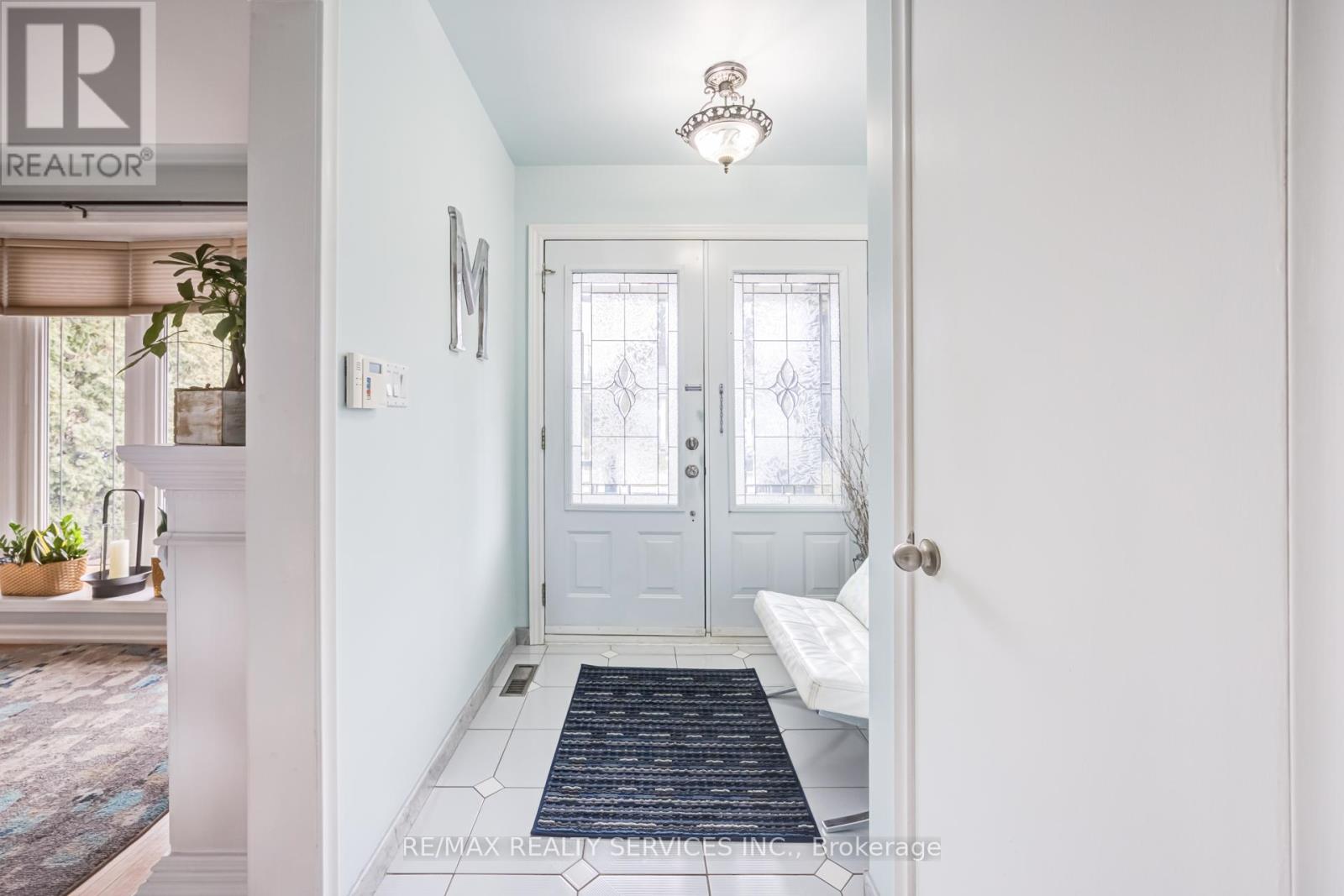 761 Sunset Road, Burlington, Ontario  L7T 3X3 - Photo 6 - W12861402