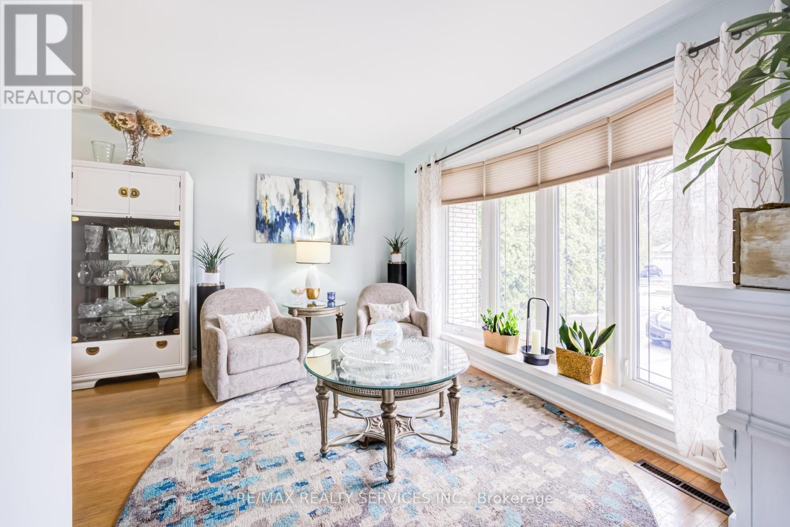 761 Sunset Road, Burlington, Ontario  L7T 3X3 - Photo 8 - W12861402