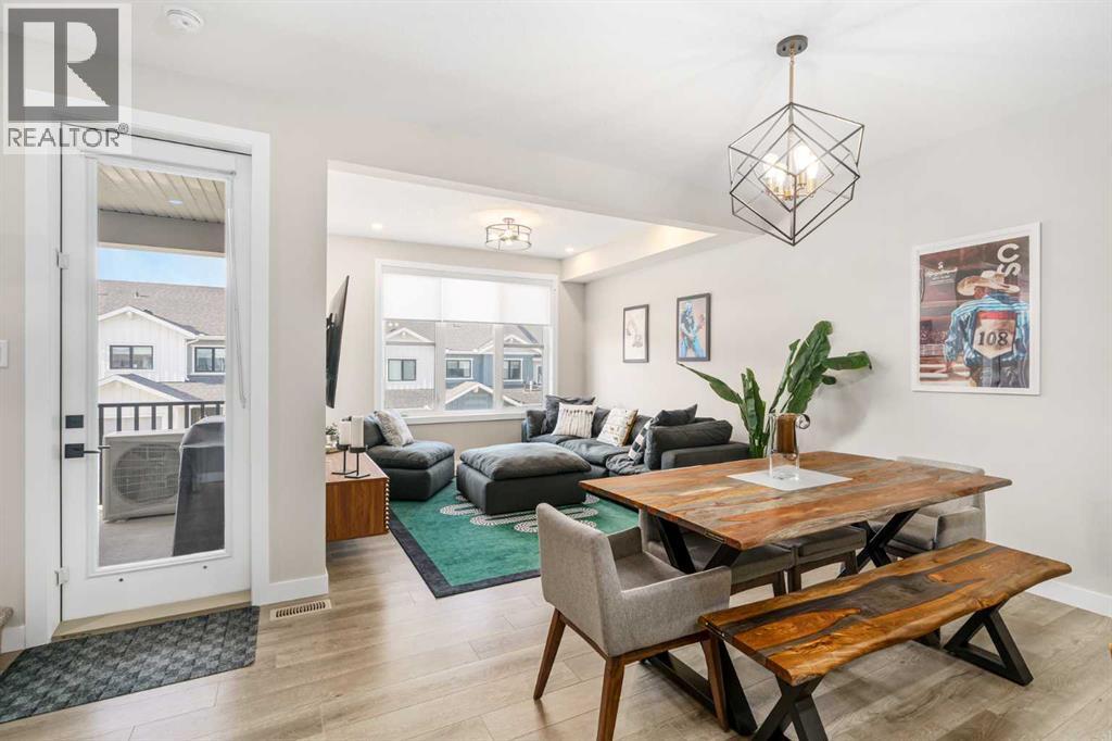 915 Crestridge Common Sw, Calgary, Alberta  T3B 6L6 - Photo 8 - A2284146