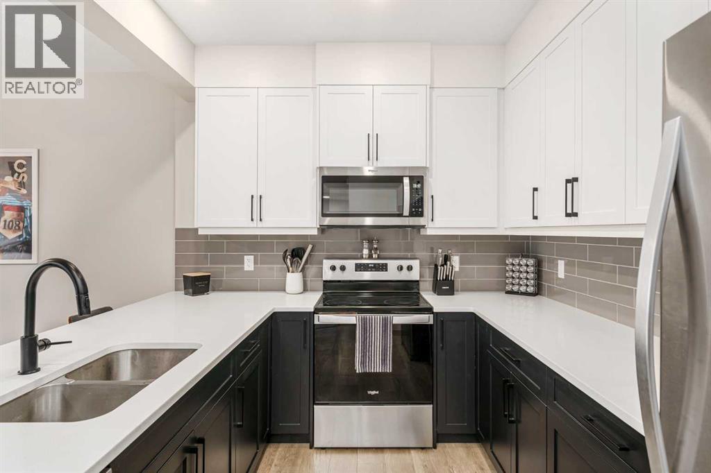 915 Crestridge Common Sw, Calgary, Alberta  T3B 6L6 - Photo 5 - A2284146