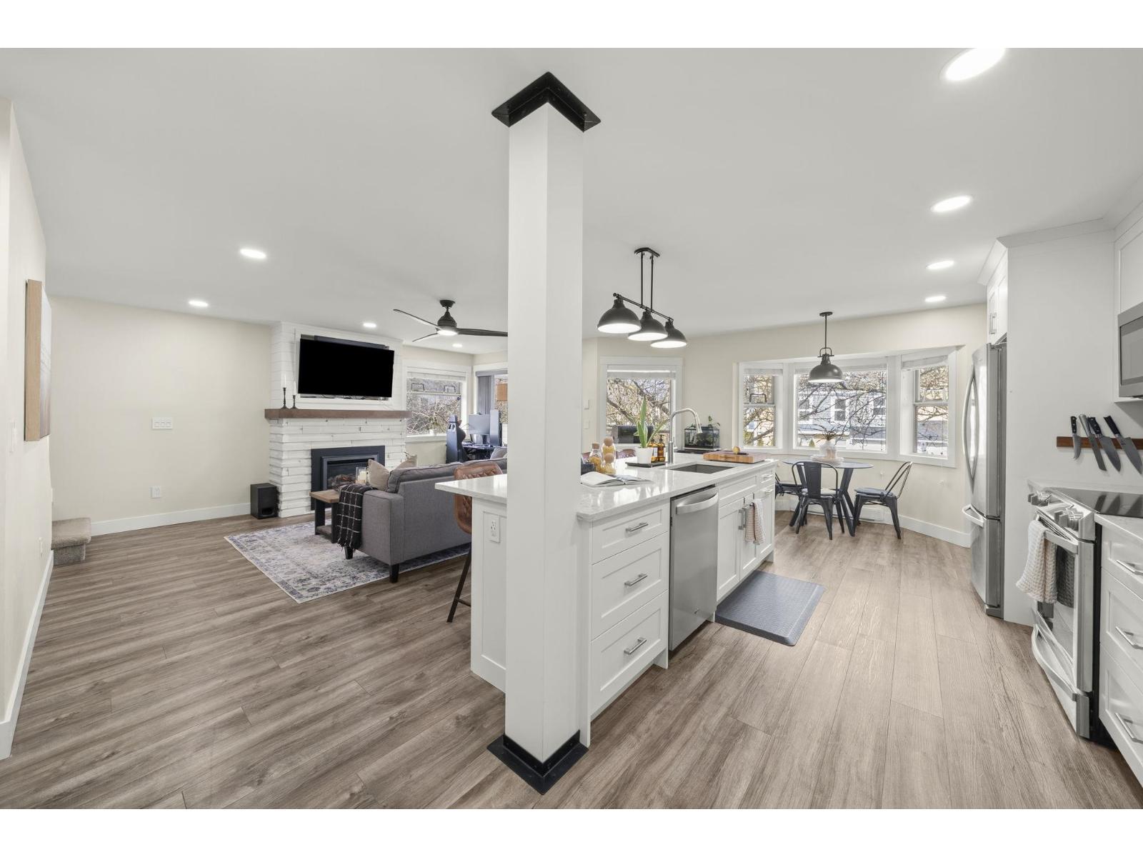 201 5464 201a Street, Langley, British Columbia  V3A 1S8 - Photo 4 - R3097351