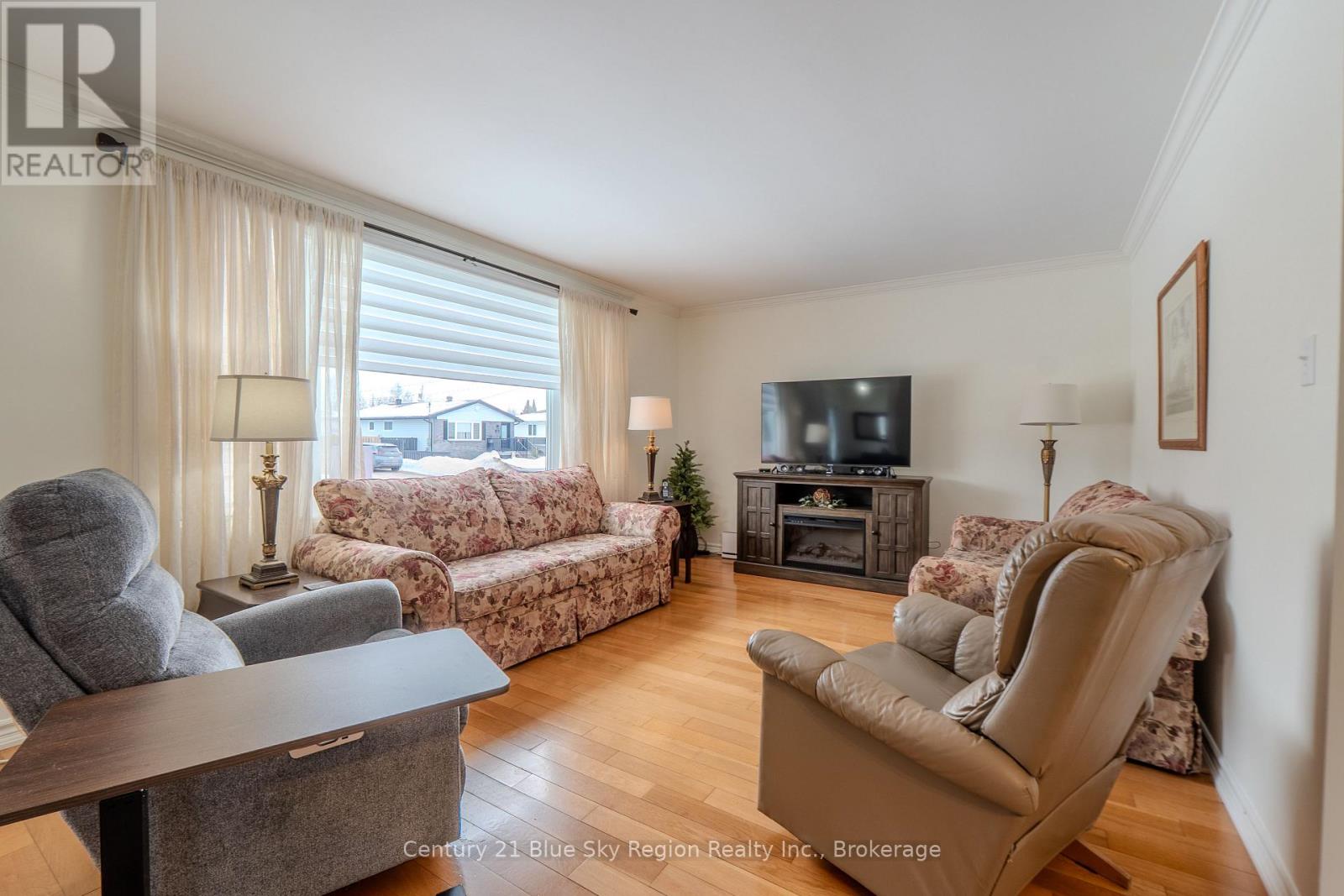 107 Strathcona Drive, North Bay (Ferris), Ontario  P1A 2N5 - Photo 10 - X12861558