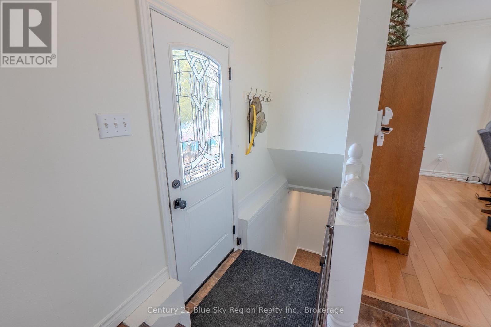 107 Strathcona Drive, North Bay (Ferris), Ontario  P1A 2N5 - Photo 4 - X12861558