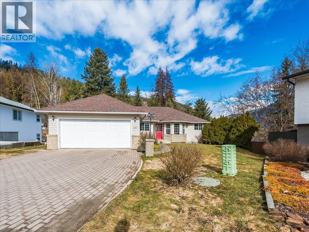 1931 Meadowlark Drive, Fruitvale, British Columbia  V0G 1L0 - Photo 3 - 10378372