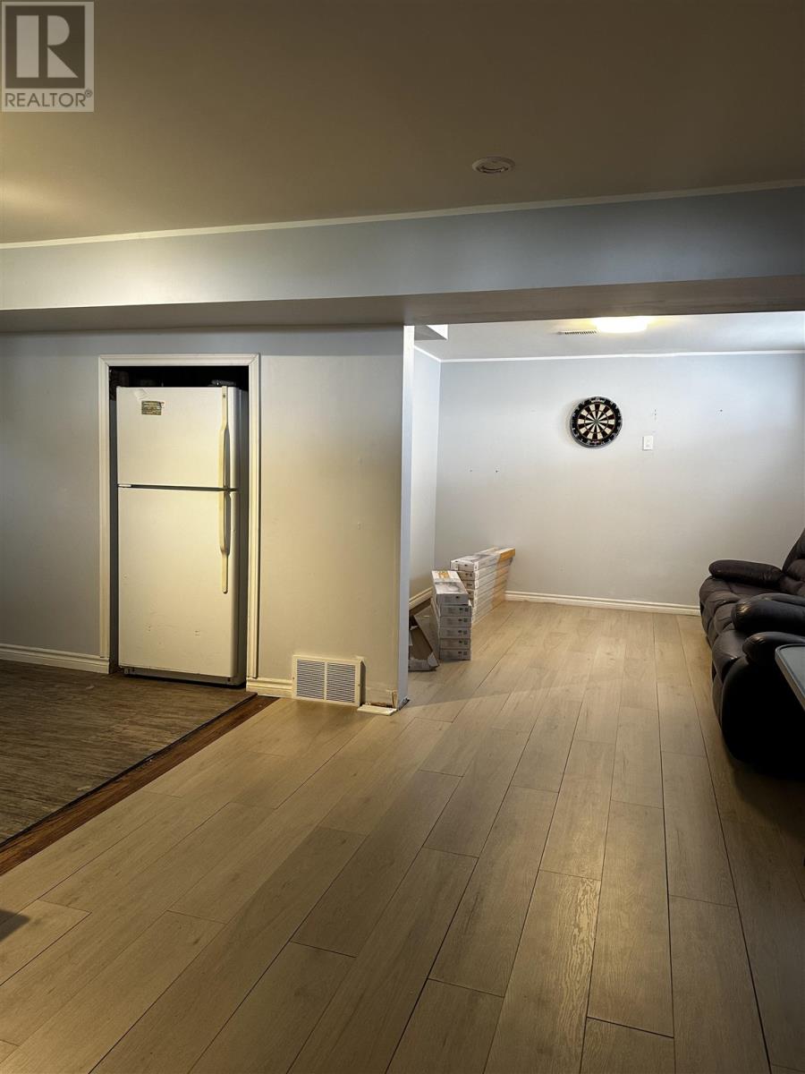 24 Axmith Ave, Elliot Lake, Ontario  P5A 1B7 - Photo 48 - SM260183