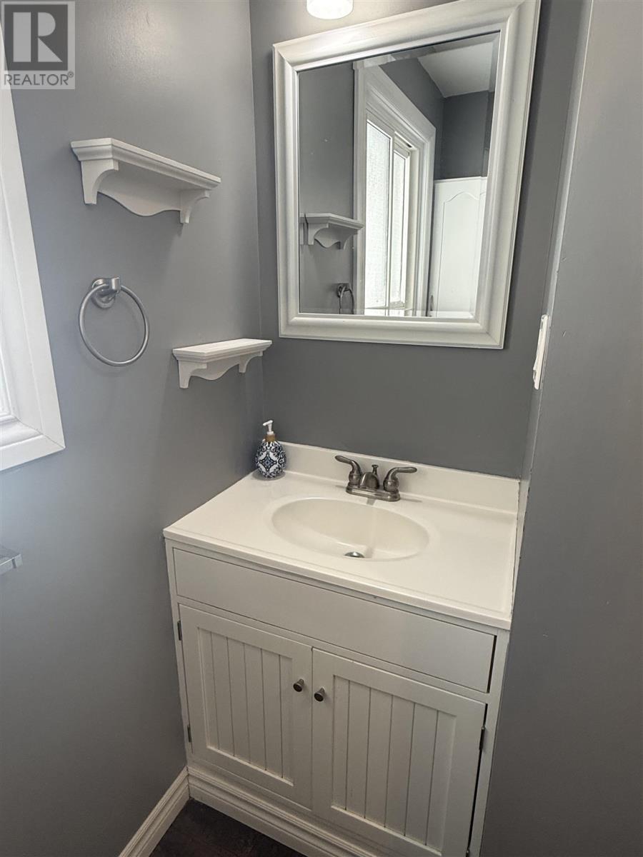 24 Axmith Ave, Elliot Lake, Ontario  P5A 1B7 - Photo 32 - SM260183