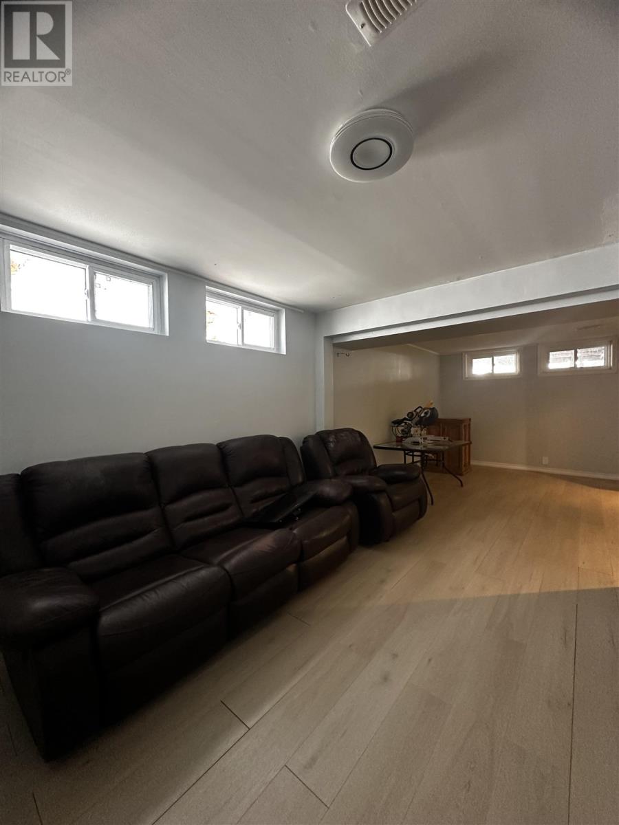 24 Axmith Ave, Elliot Lake, Ontario  P5A 1B7 - Photo 50 - SM260183