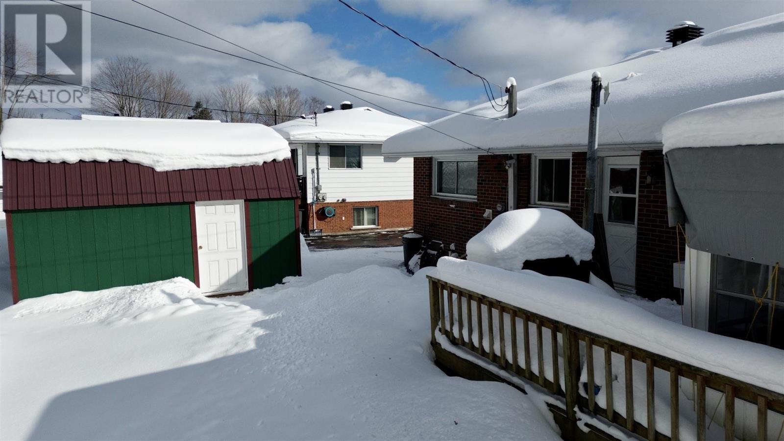 24 Axmith Ave, Elliot Lake, Ontario  P5A 1B7 - Photo 7 - SM260183