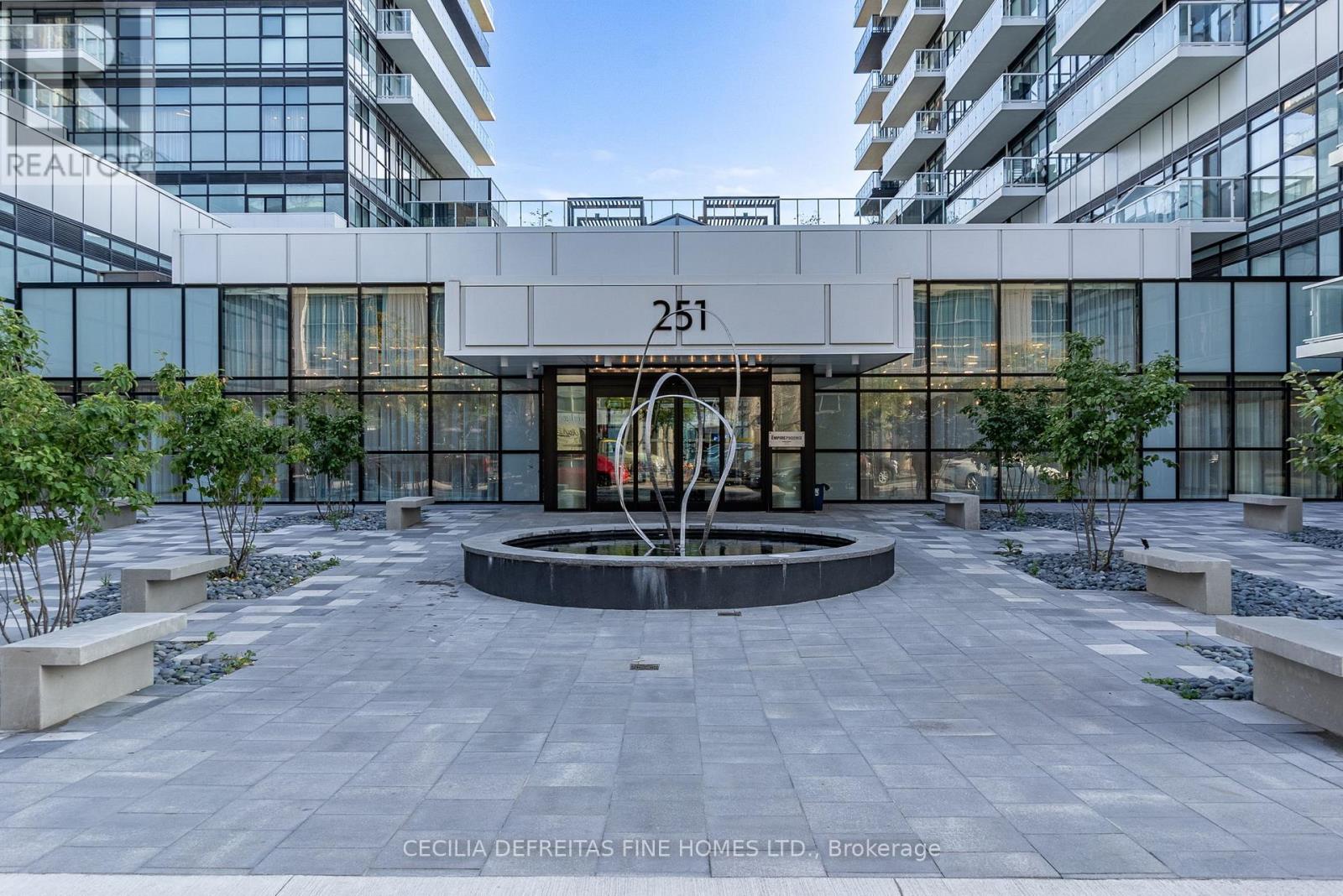103 - 251 Manitoba Street, Toronto, Ontario  M8Y 0C7 - Photo 4 - W12858192