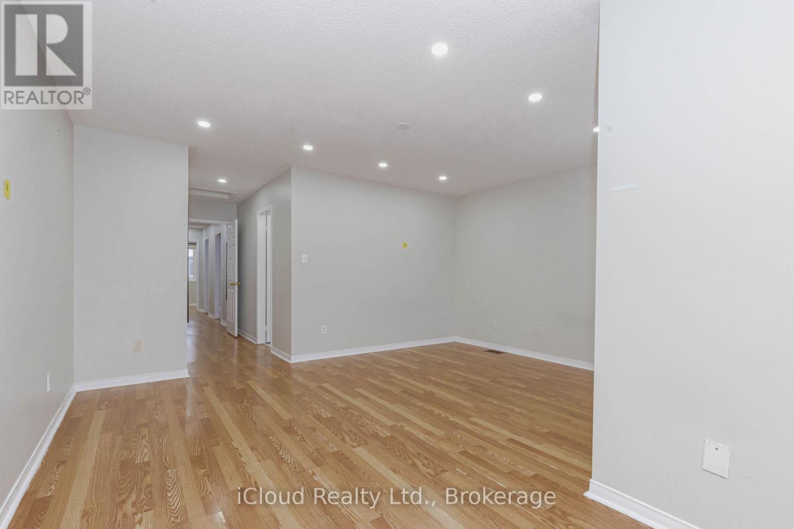 Main/2nd Flr - 3141 Turbine Crescent, Mississauga, Ontario  L5M 6W1 - Photo 19 - W12860610