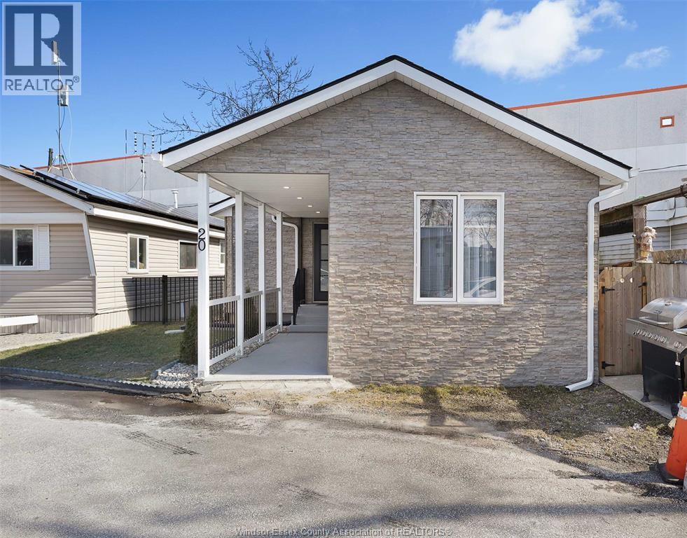 20 Bonita, Windsor, Ontario  N8W 2B5 - Photo 3 - 26004852