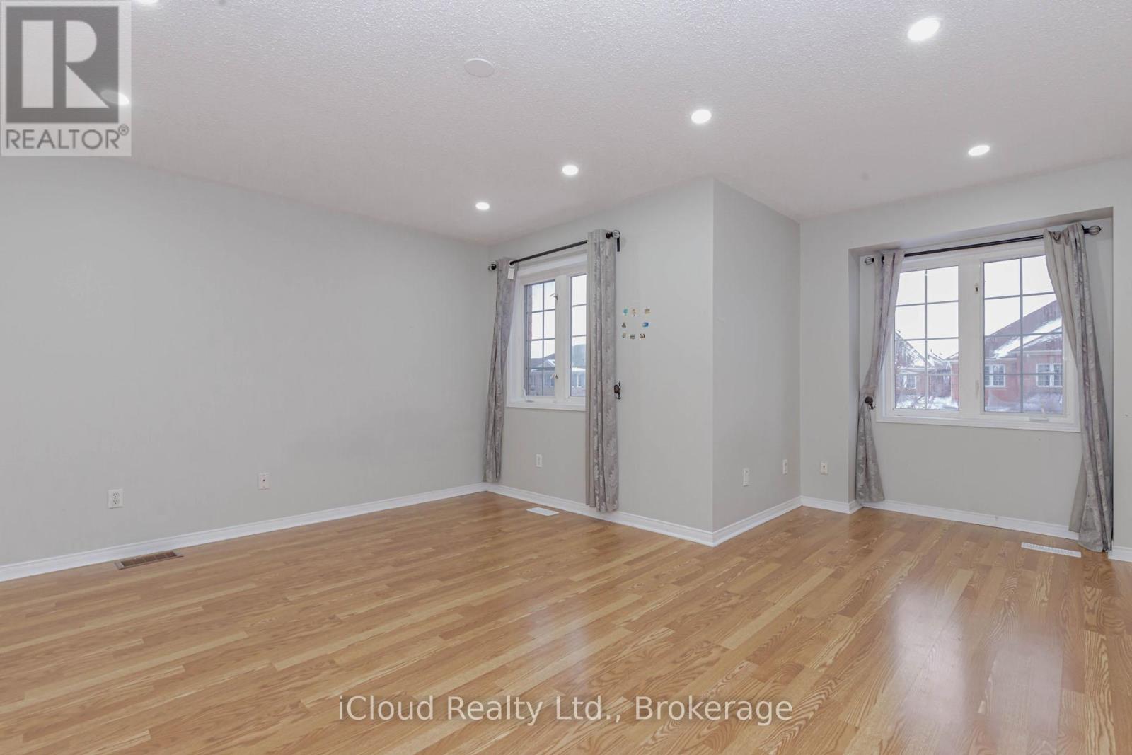 Main/2nd Flr - 3141 Turbine Crescent, Mississauga, Ontario  L5M 6W1 - Photo 18 - W12860610