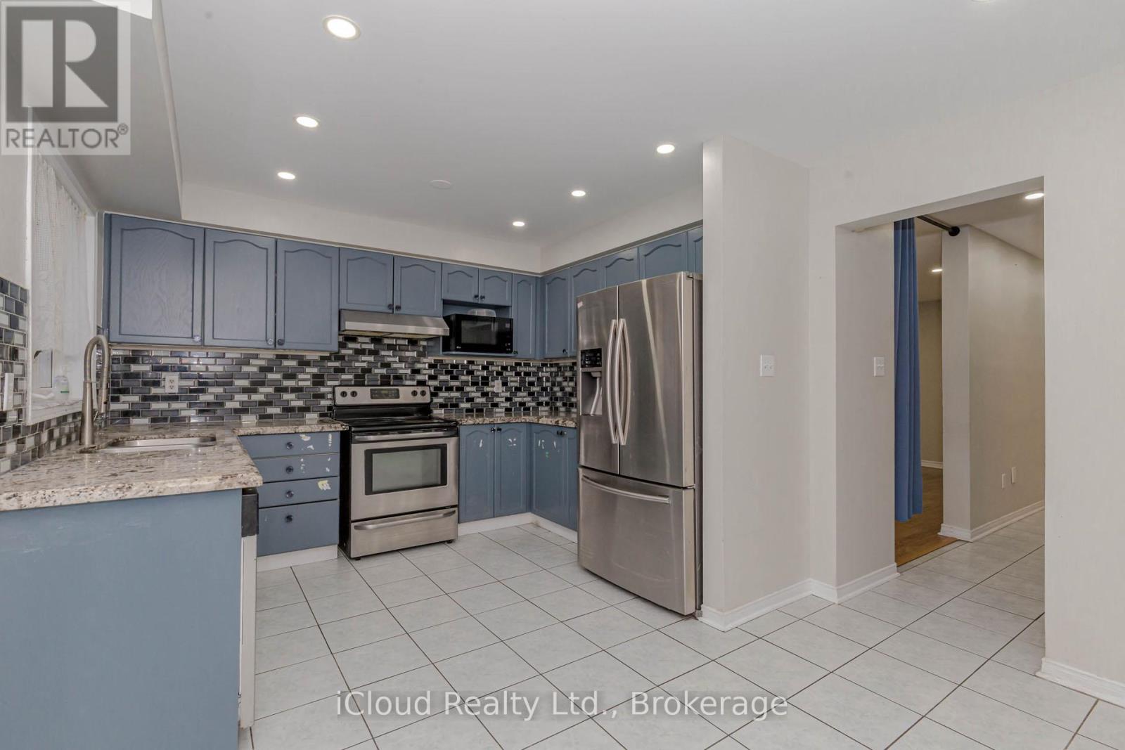 Main/2nd Flr - 3141 Turbine Crescent, Mississauga, Ontario  L5M 6W1 - Photo 7 - W12860610