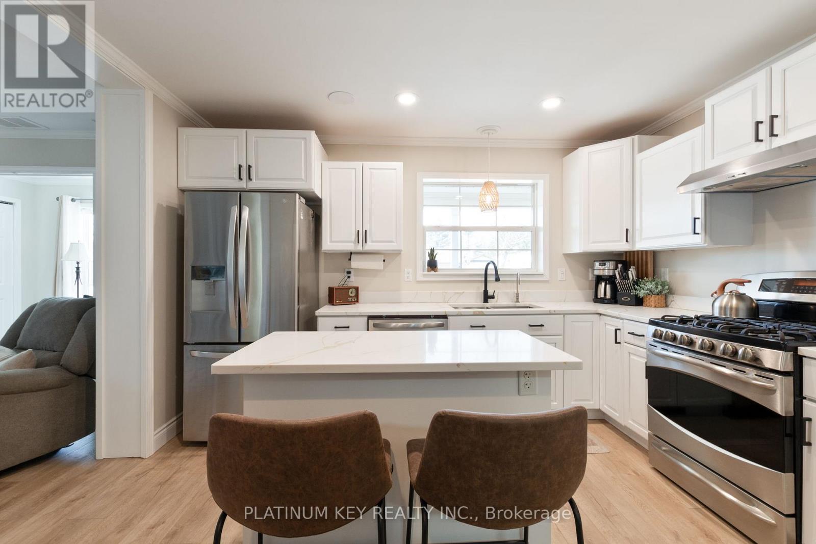 16 Lindsay Drive, Strathroy-Caradoc, Ontario  N7G 0C5 - Photo 13 - X12861734