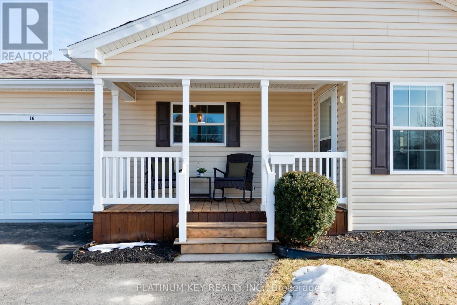 16 Lindsay Drive, Strathroy-Caradoc, Ontario  N7G 0C5 - Photo 2 - X12861734