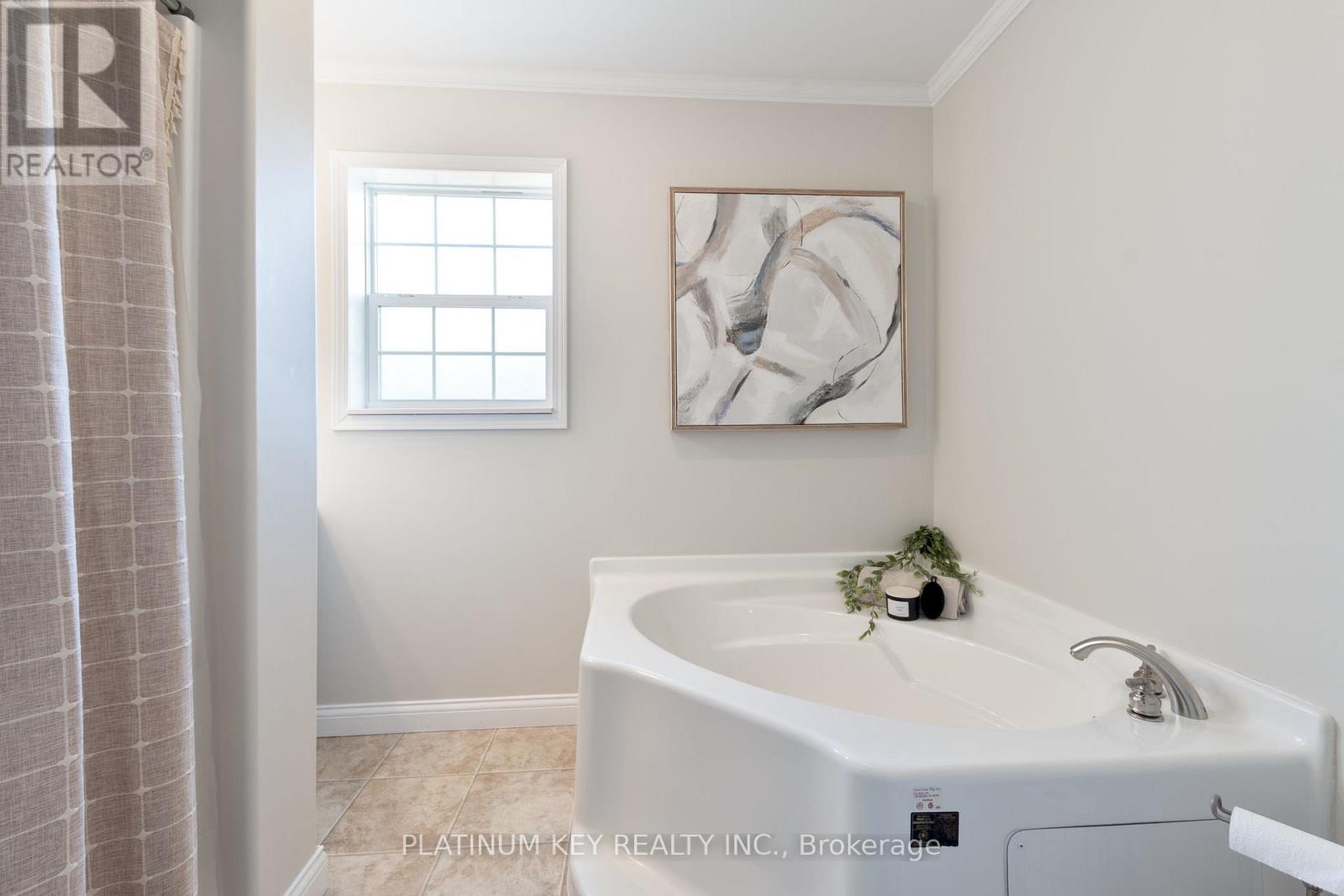 16 Lindsay Drive, Strathroy-Caradoc, Ontario  N7G 0C5 - Photo 26 - X12861734