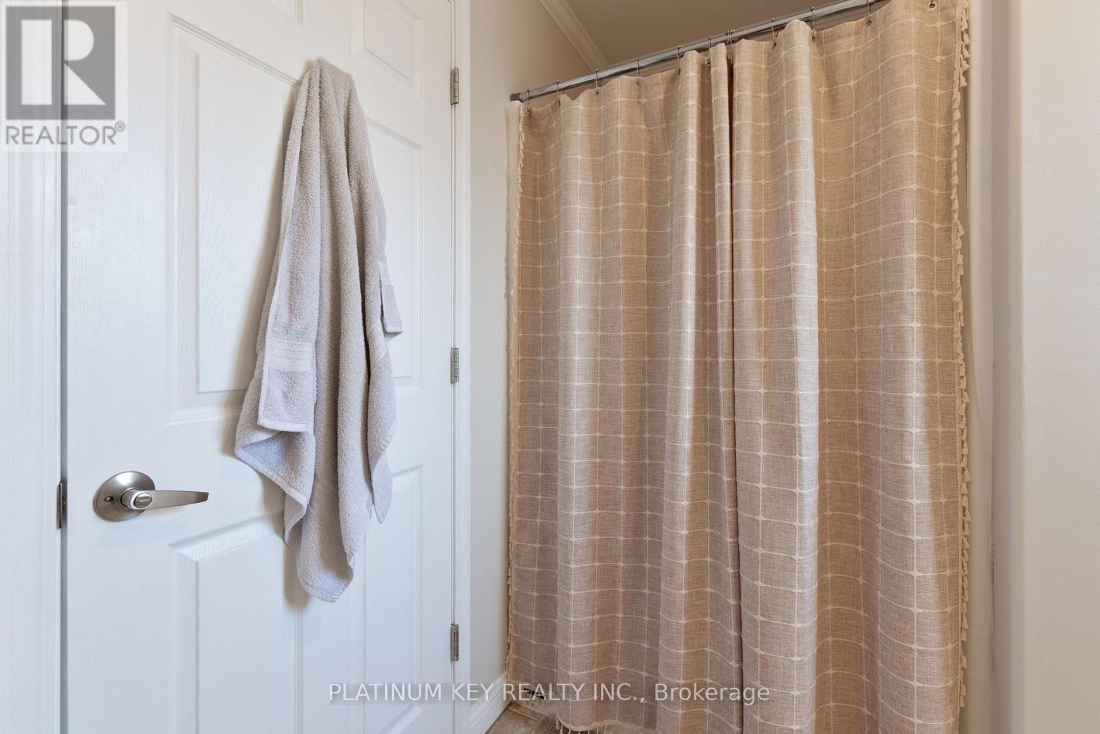 16 Lindsay Drive, Strathroy-Caradoc, Ontario  N7G 0C5 - Photo 29 - X12861734