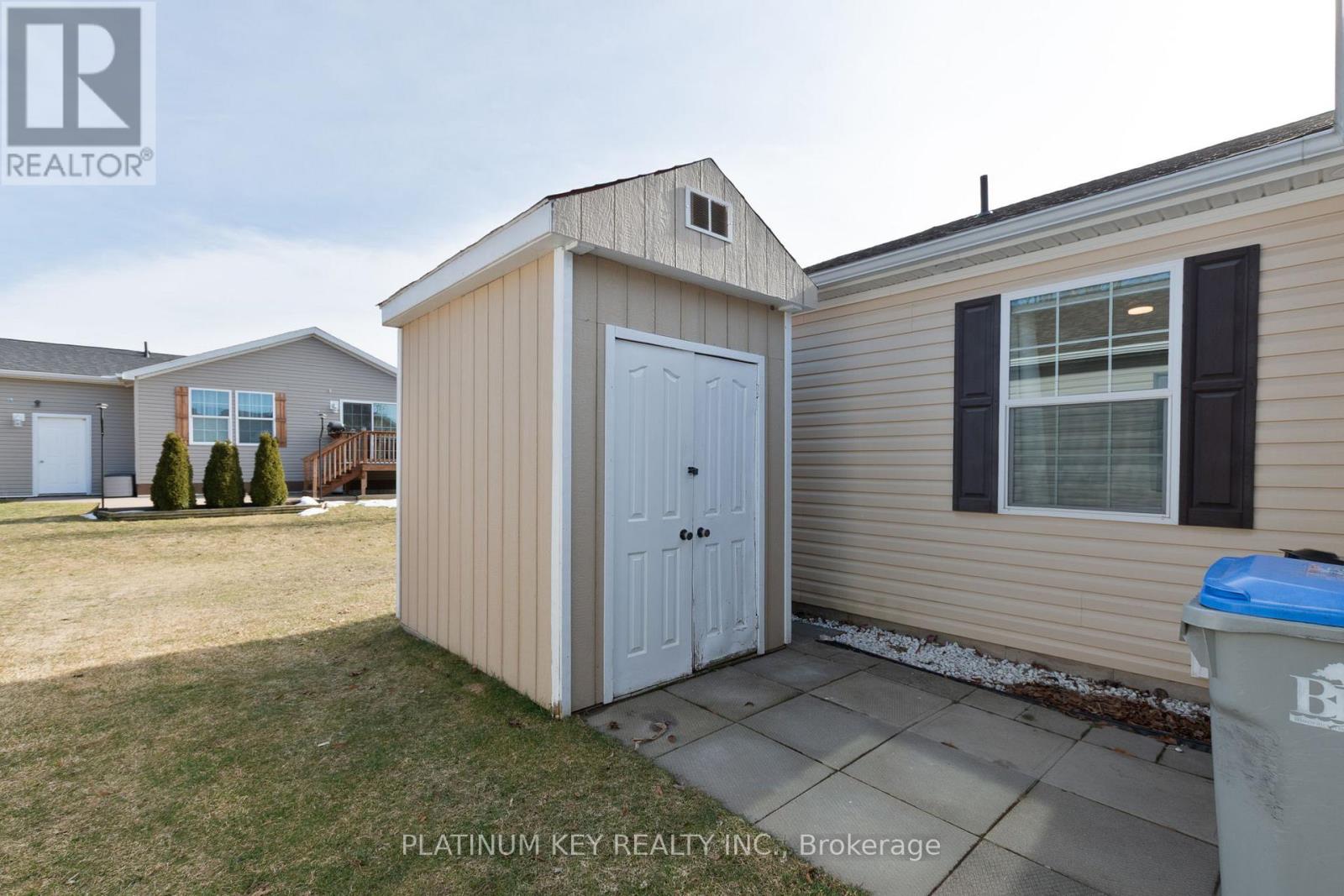 16 Lindsay Drive, Strathroy-Caradoc, Ontario  N7G 0C5 - Photo 30 - X12861734