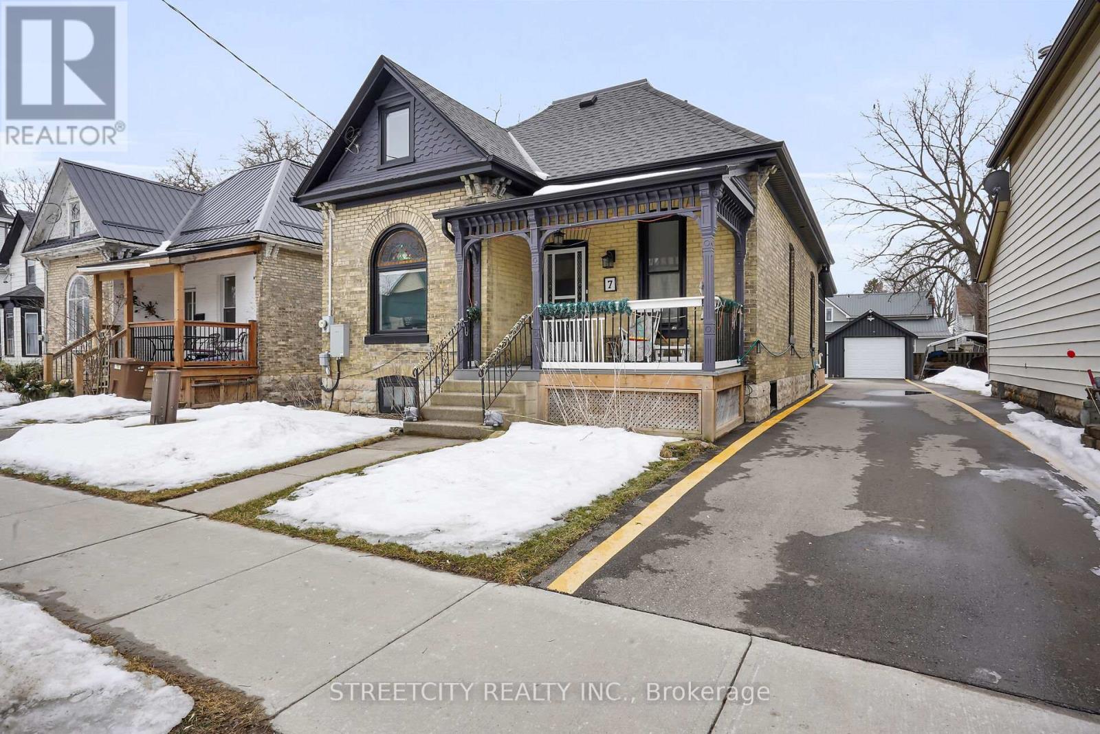 7 Myrtle Street, St. Thomas, Ontario  N5R 2E6 - Photo 2 - X12861748