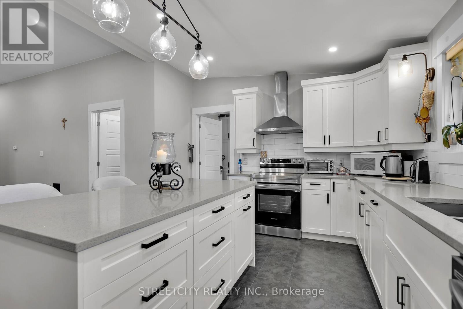 7 Myrtle Street, St. Thomas, Ontario  N5R 2E6 - Photo 25 - X12861748