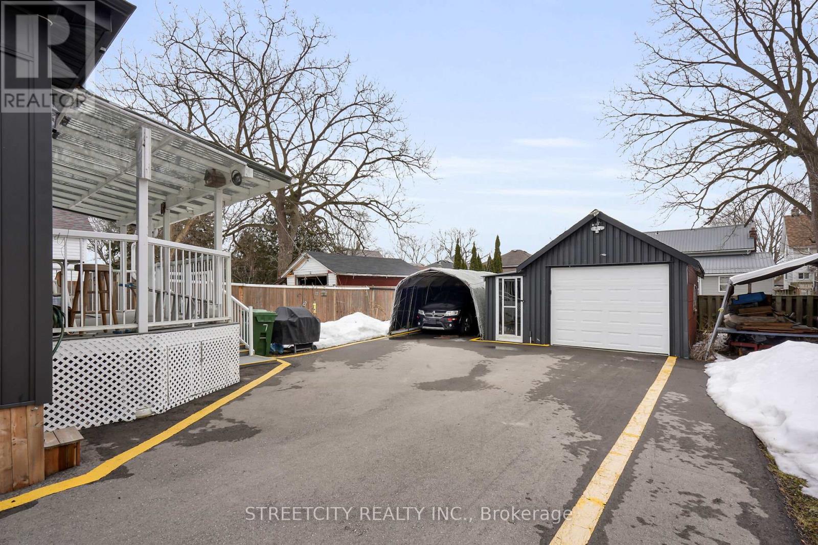 7 Myrtle Street, St. Thomas, Ontario  N5R 2E6 - Photo 3 - X12861748